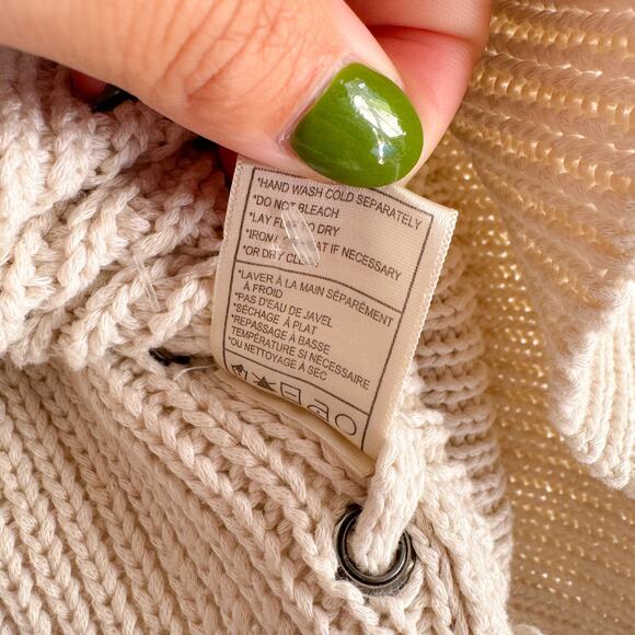 Cupcakes and Cashmere Cream Side Laced Tie Tunic Sleeveless Sweater - Small - Picture 5 of 7